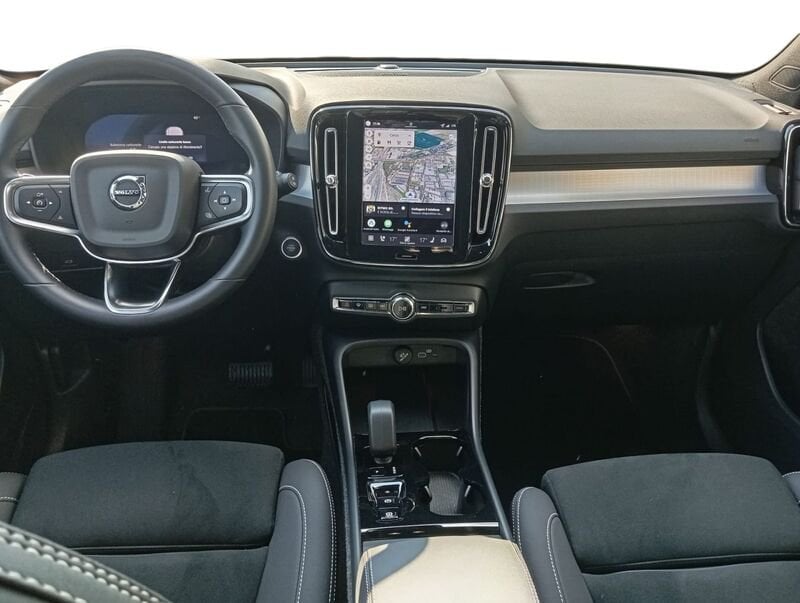 Volvo XC40  B3 163+14 CV Automatico TETTO LED Ultra Black Edition