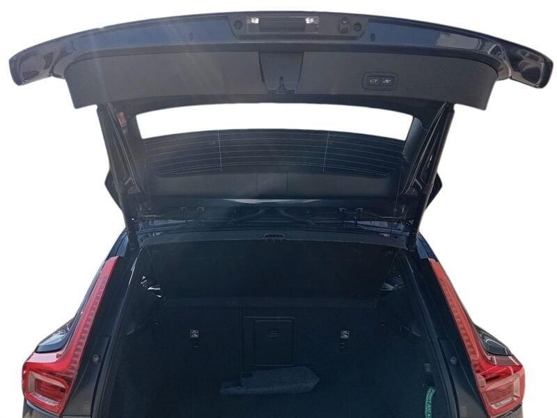 Volvo XC40  B3 163+14 CV Automatico TETTO LED Ultra Black Edition
