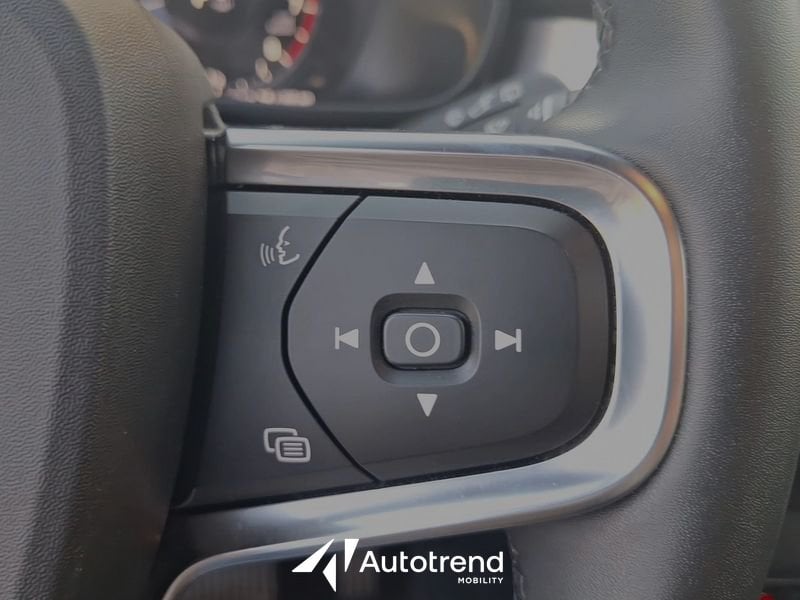 Volvo XC40  T2 129 CV Automatica NAVI LED Core