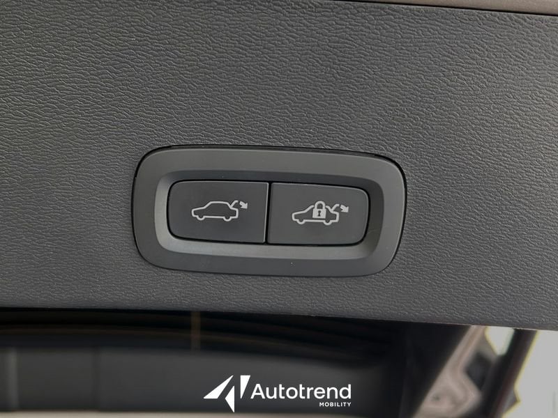 Volvo XC40  T2 129 CV Automatica NAVI LED Core