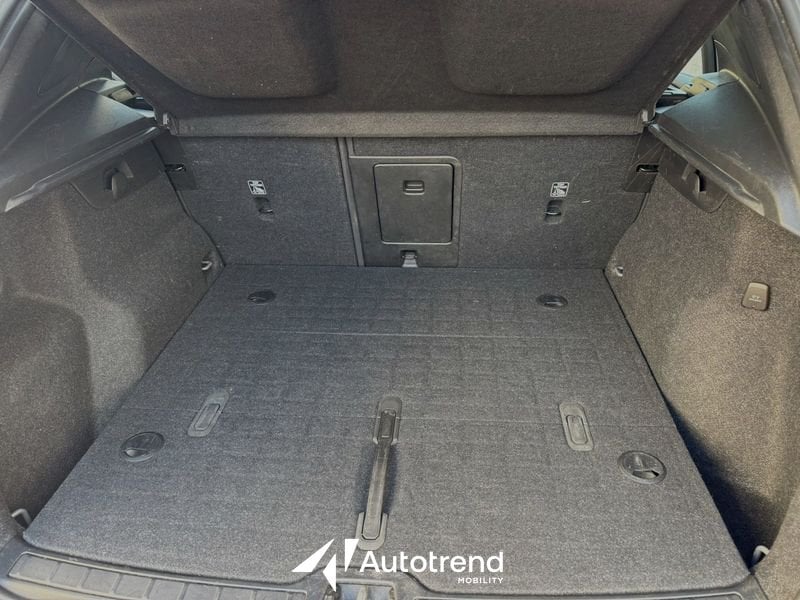 Volvo XC40  T2 129 CV Automatico Core N1 Autocarro