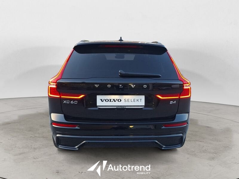 Volvo XC60  B4 197+14 CV Automatico Mild Hybrid Diesel Plus Dark