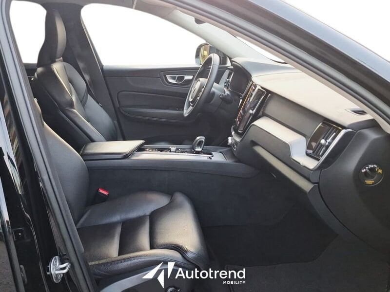Volvo XC60  B4 197+14 CV Automatico Mild Hybrid Diesel Plus Dark