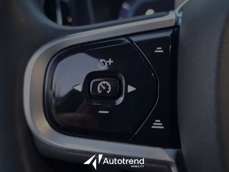 Volvo XC60  B4 197+14 CV Automatico Mild Hybrid Diesel Plus Dark