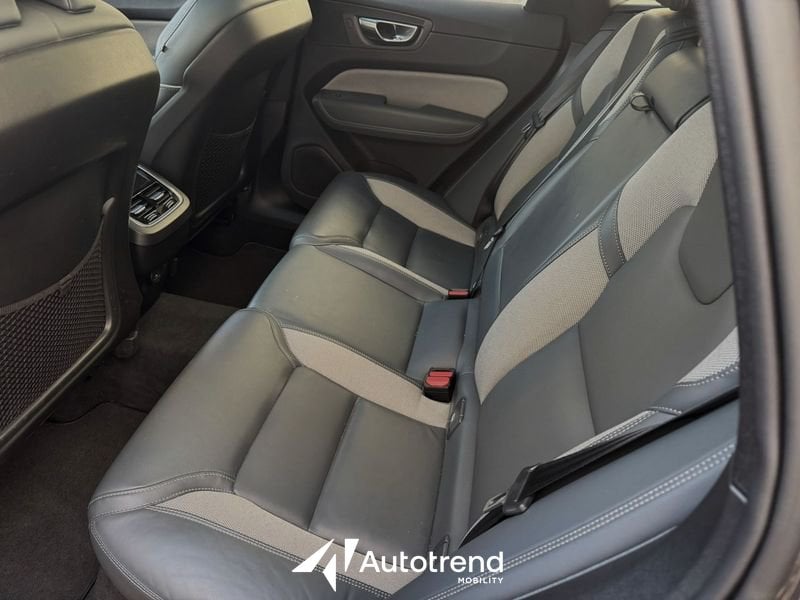 Volvo XC60  B4 197+14 CV AWD Automatico Mild Hybrid Diesel R-Design