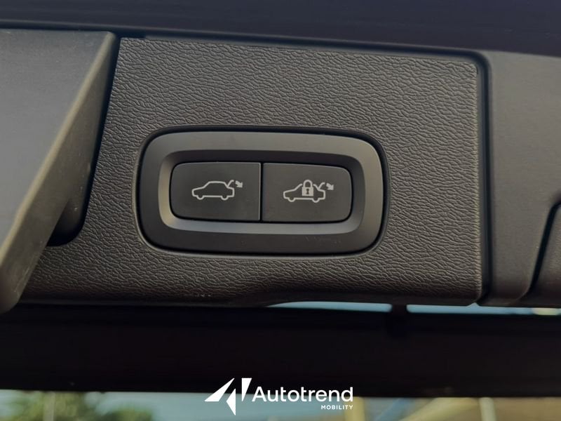 Volvo XC60  B4 197+14 CV AWD Automatico Mild Hybrid Diesel R-Design