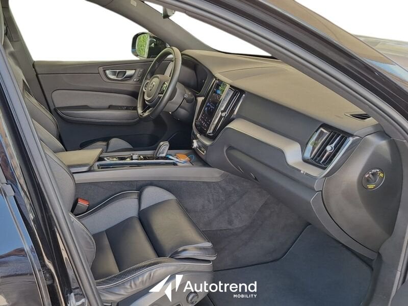 Volvo XC60  B4 197+14 CV AWD Automatico Mild Hybrid Diesel R-Design