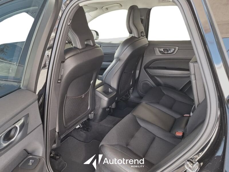 Volvo XC60  B4 197+14 CV AWD M-Hybrid Diesel Automatica Momentum