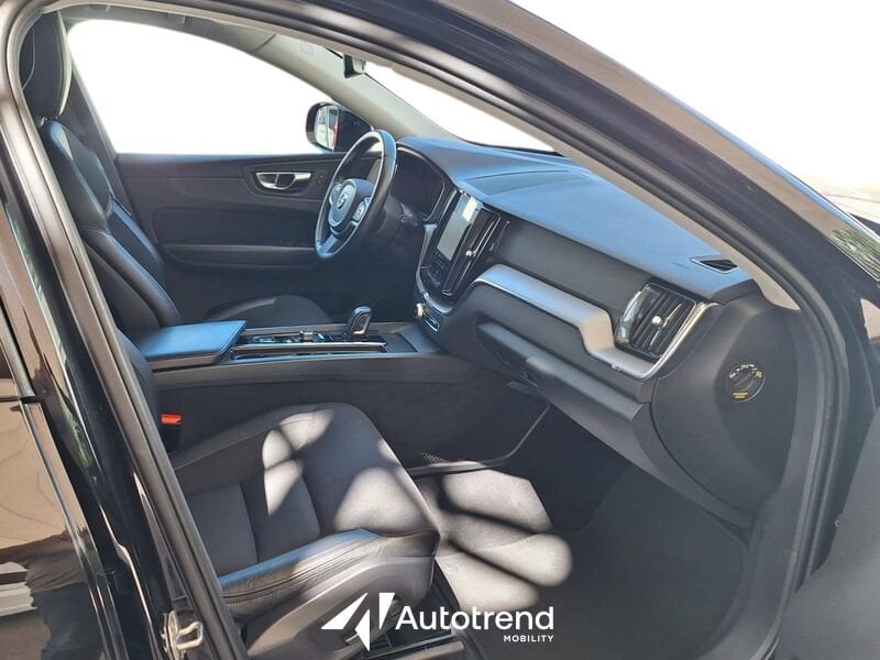 Volvo XC60  B4 197+14 CV AWD M-Hybrid Diesel Automatica Momentum