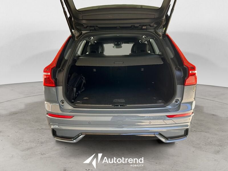 Volvo XC60  B4 197+14 CV AWD Mild Hybrid Automatico Plus Dark N1 Autocarro