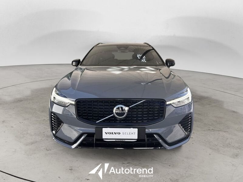 Volvo XC60  B4 197+14 CV AWD Mild Hybrid Automatico Plus Dark N1 Autocarro