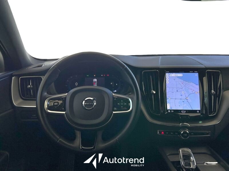 Volvo XC60  B4 197+14 CV AWD Mild Hybrid Automatico Plus Dark N1 Autocarro