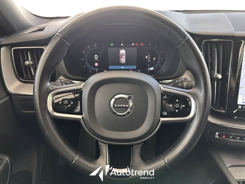 Volvo XC60  B4 197+14 CV AWD Mild Hybrid Automatico Plus Dark N1 Autocarro