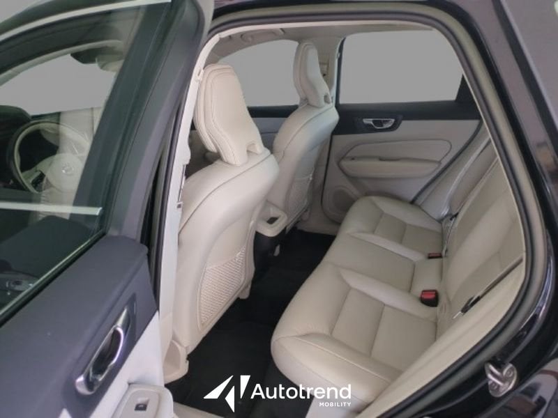 Volvo XC60  B4 197+14 CV AWD Mild Hybrid Diesel Automatico Plus Bright