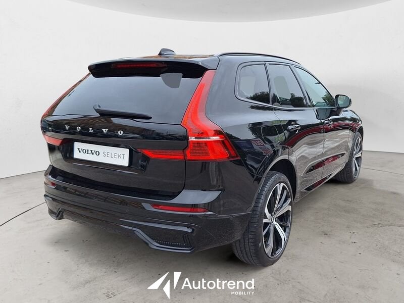 Volvo XC60  B4 197+14 CV AWD Mild Hybrid Diesel Automatico Plus Dark N1 Autocarro