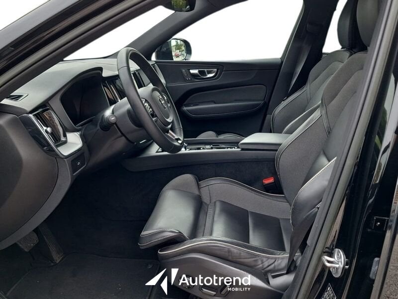 Volvo XC60  B4 197+14 CV AWD Mild Hybrid Diesel Automatico Plus Dark N1 Autocarro
