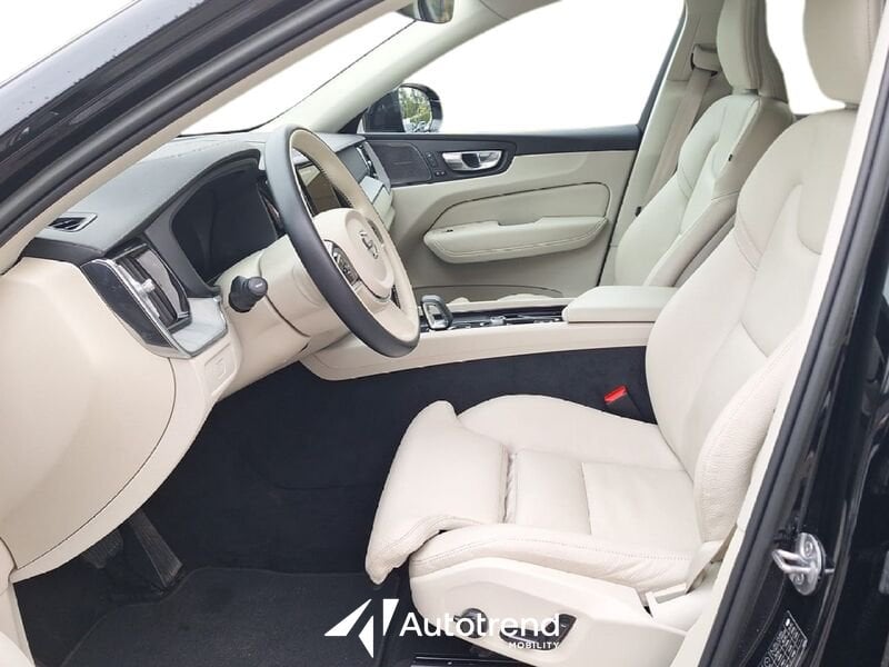 Volvo XC60  B4 197+14 CV AWD Mild Hybrid Diesel Automatico Ultimate Bright