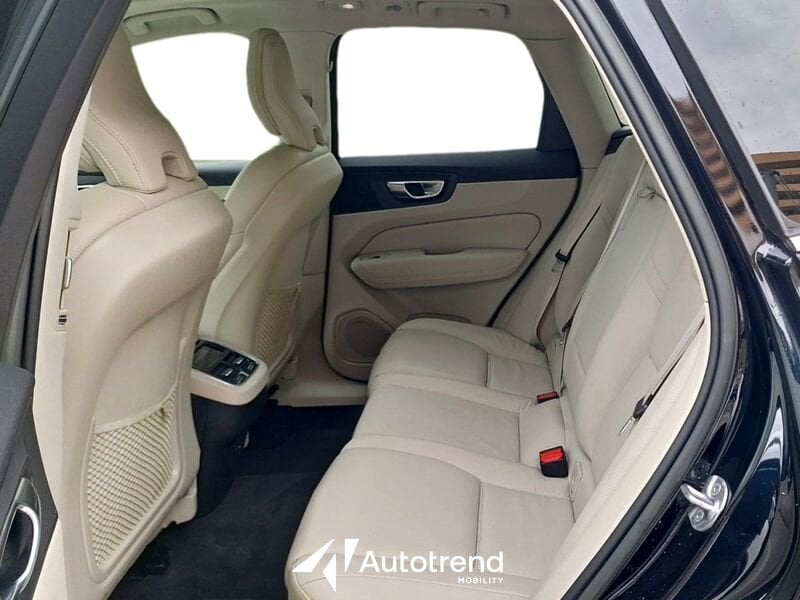 Volvo XC60  B4 197+14 CV AWD Mild Hybrid Diesel Automatico Ultimate Bright