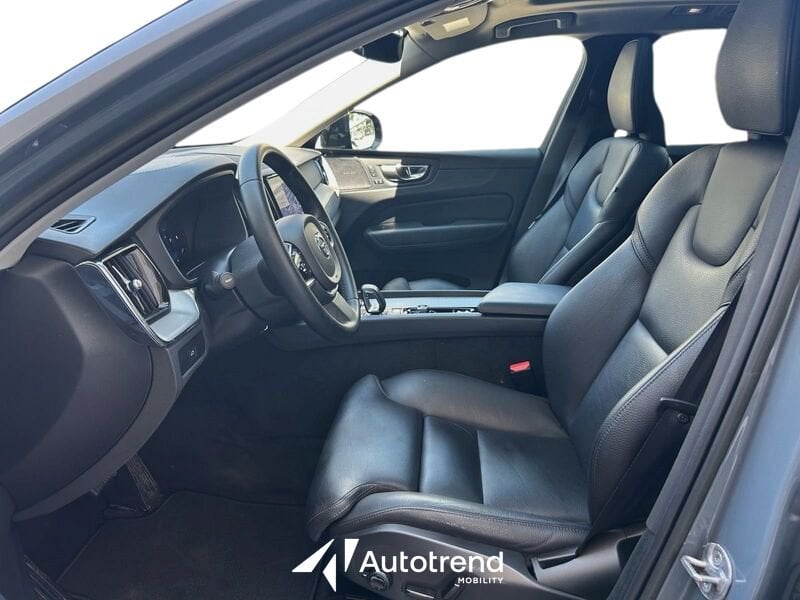 Volvo XC60  B4 197+14 CV AWD Mild Hybrid Diesel Automatico Ultimate Dark