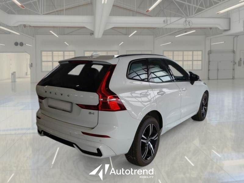 Volvo XC60  B4 197+14 CV Mild Hybrid Diesel Automatico R-Design