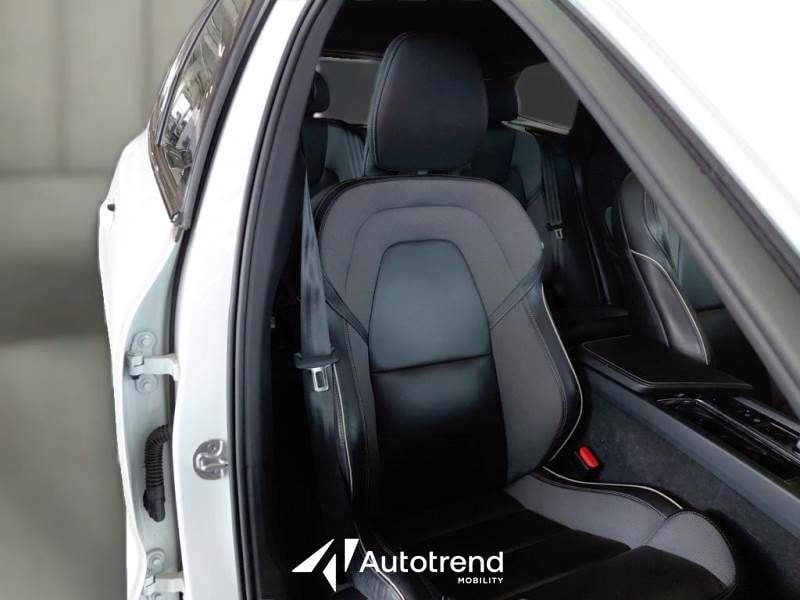 Volvo XC60  B4 197+14 CV Mild Hybrid Diesel Automatico R-Design