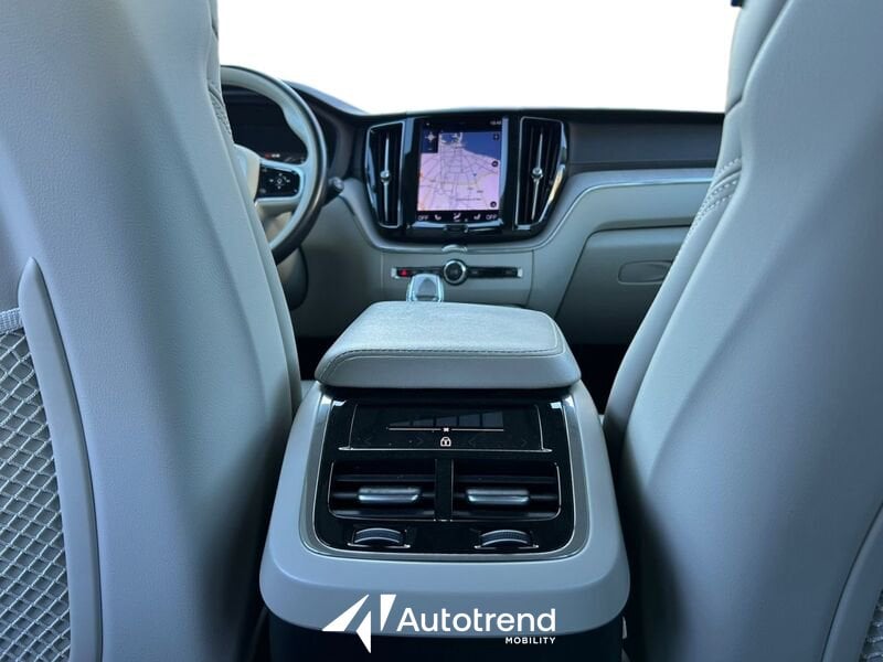 Volvo XC60  B5 235+14 CV AWD Mild-Hybrid Diesel Automatico Inscription