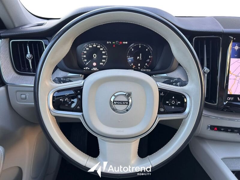 Volvo XC60  B5 235+14 CV AWD Mild-Hybrid Diesel Automatico Inscription
