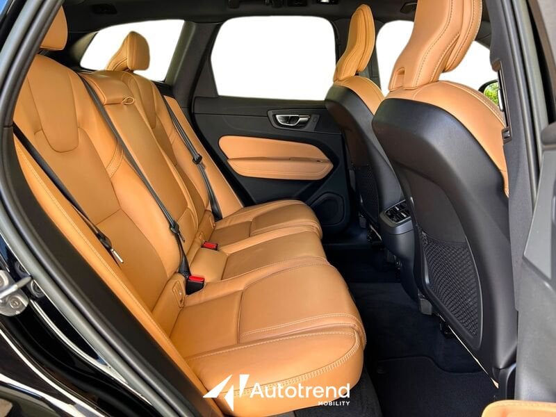 Volvo XC60  B5 235+14 CV AWD Mild-Hybrid Diesel Automatico Ultimate Dark