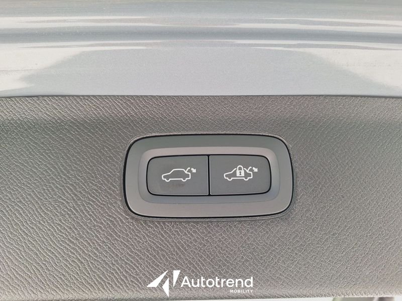 Volvo XC90  B5 235+14 CV AWD Mild Hybrid Diesel Automatico 7 Posti Core