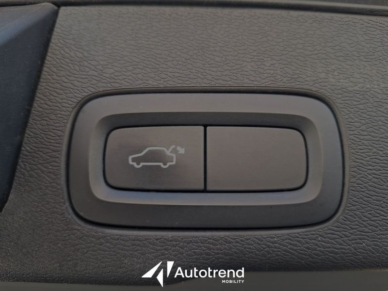 Volvo XC60  B4 197+14 CV AWD Automatica Business Plus