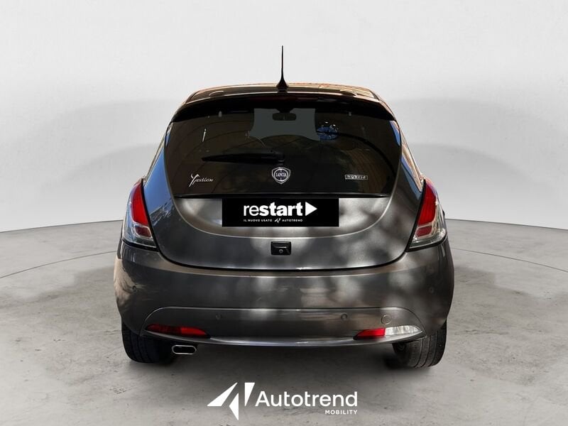 Lancia Ypsilon  1.0 FirefFly 70 CV Hybrid Oro S&S