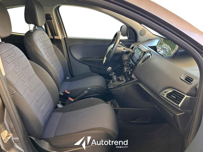 Lancia Ypsilon  1.0 FirefFly 70 CV Hybrid Oro S&S