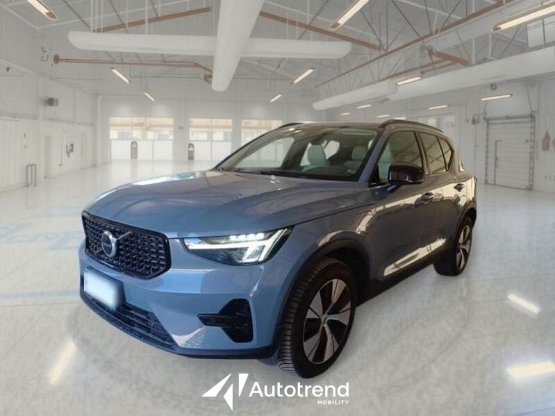 Volvo   T4 129+82 CV Recharge Plug-In Hybrid Plus Dark N1 Autocarro
