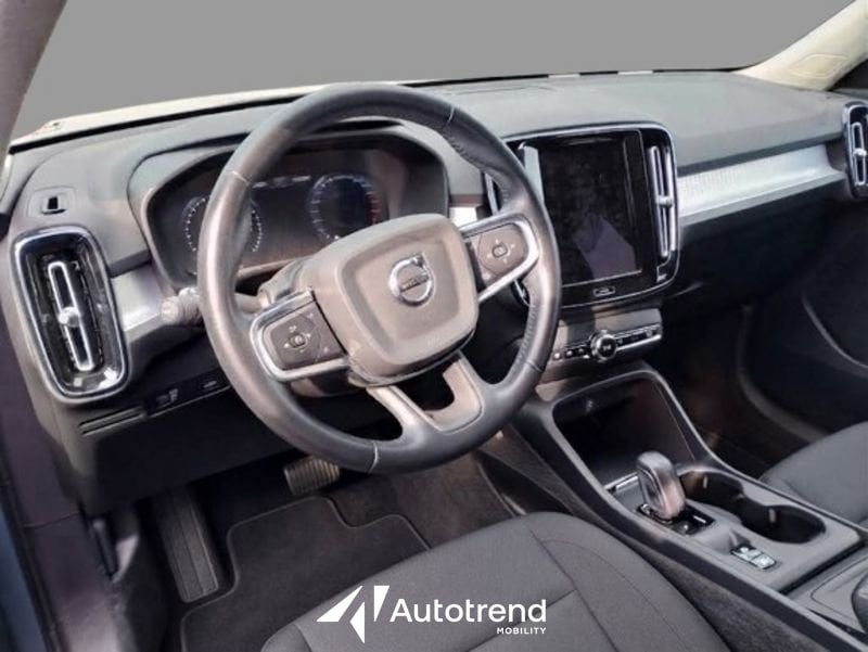Volvo XC40  B4 AWD 197+14 CV M-Hybrid Benzina Automatica Momentum Pro