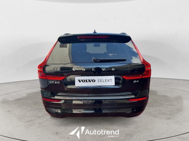 Volvo XC60  B4 179+14 CV Mild Hybrid Diesel Automatica Core