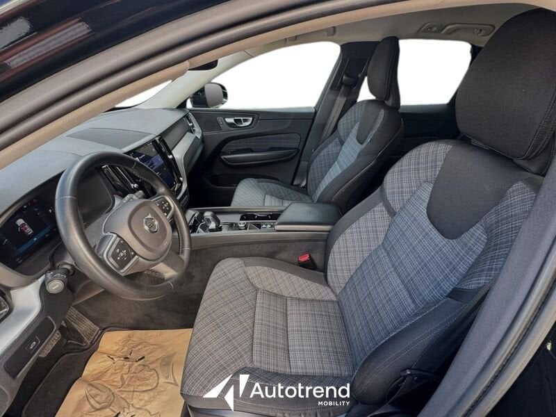 Volvo XC60  B4 179+14 CV Mild Hybrid Diesel Automatica Core